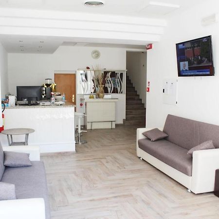 Hotel Luna Rimini Exterior photo