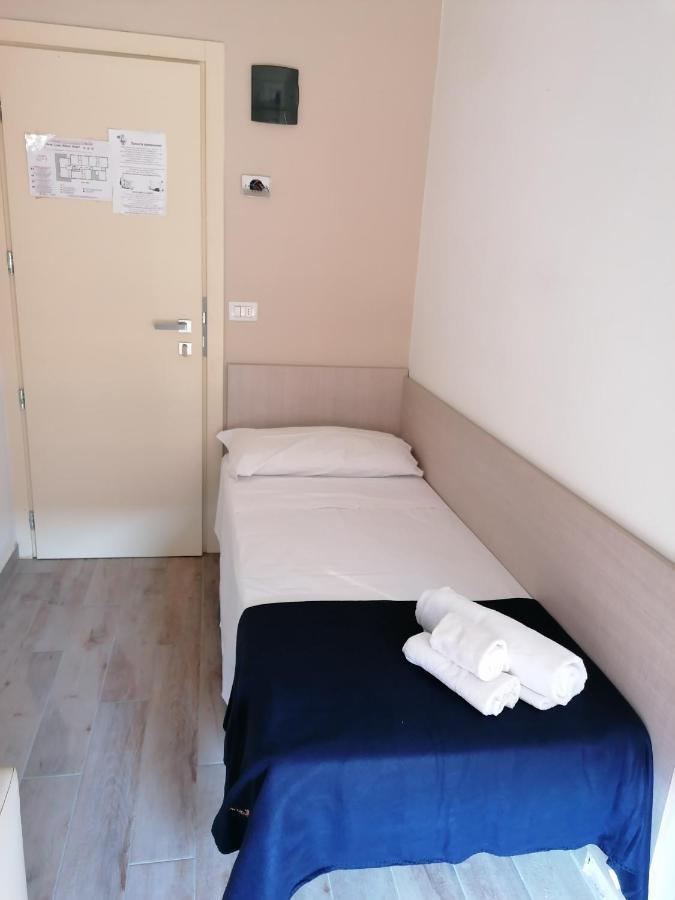 Hotel Luna Rimini Exterior photo